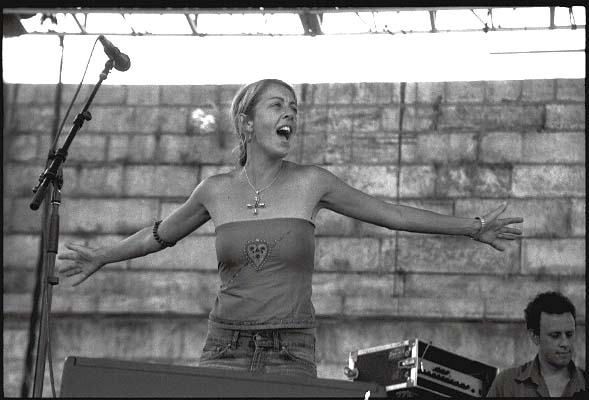 Donna Simpson of The Waifs at Newport, 2002.